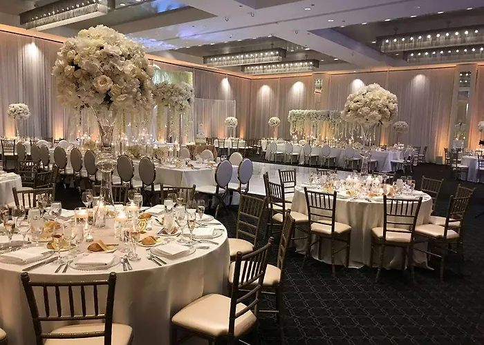 Arista 4* Naperville