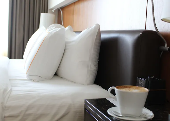 Arista 4* Naperville