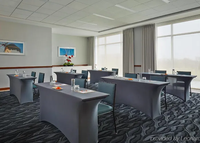Hotel Arista Naperville