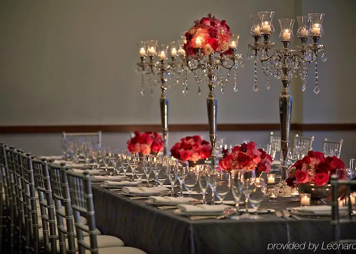 Arista Hotel Naperville