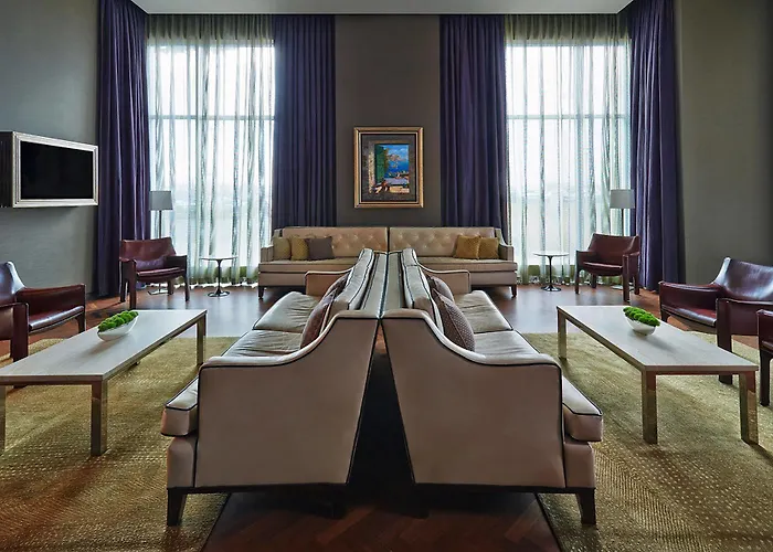 Arista Hotel Naperville